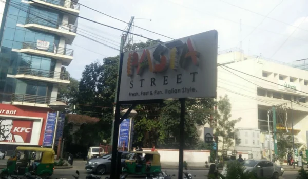 Pasta Street, Cunningham Roa