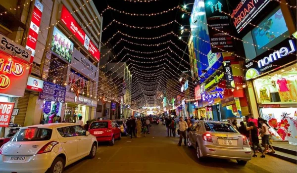 Commercial Street, Bengaluru: Location, Famous For, Things to Do, Important Facts & Nearby Places (2026)